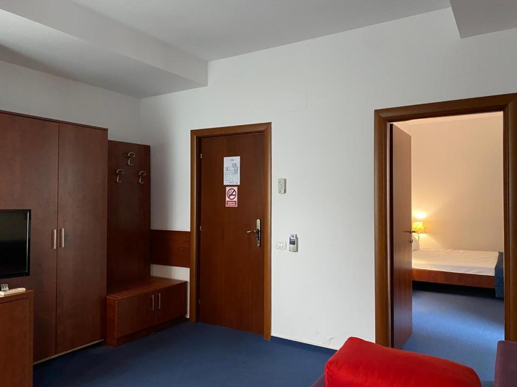 Postel nebo postele na pokoji v ubytování Samaa Hotel