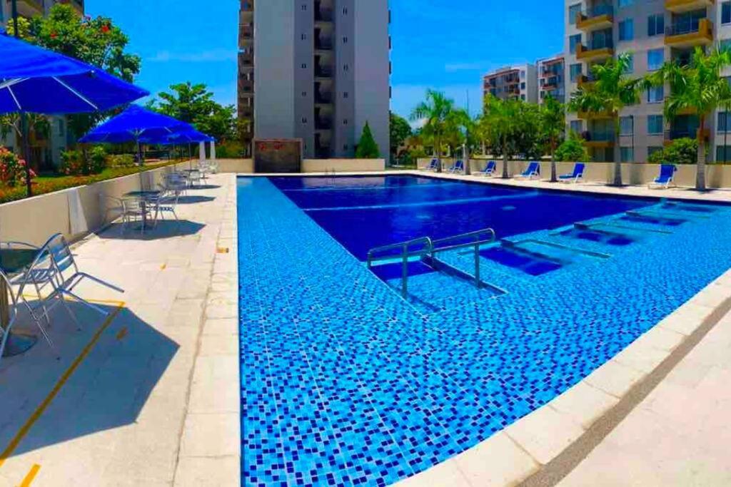 Bazén v ubytování Apartamento luxury Girardot nebo v jeho okolí
