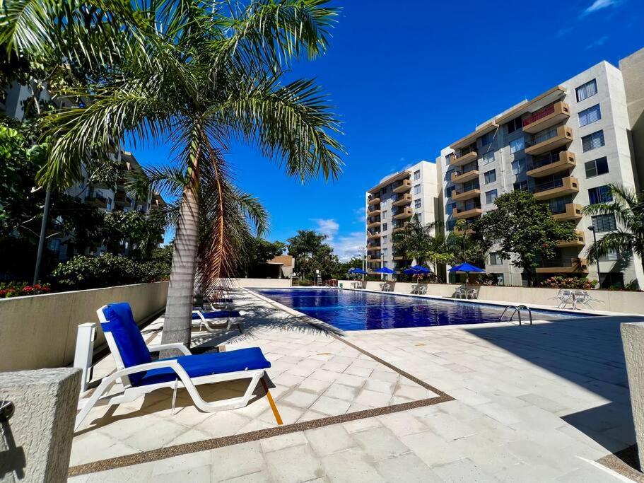 Bazén v ubytování Apartamento luxury Girardot nebo v jeho okolí
