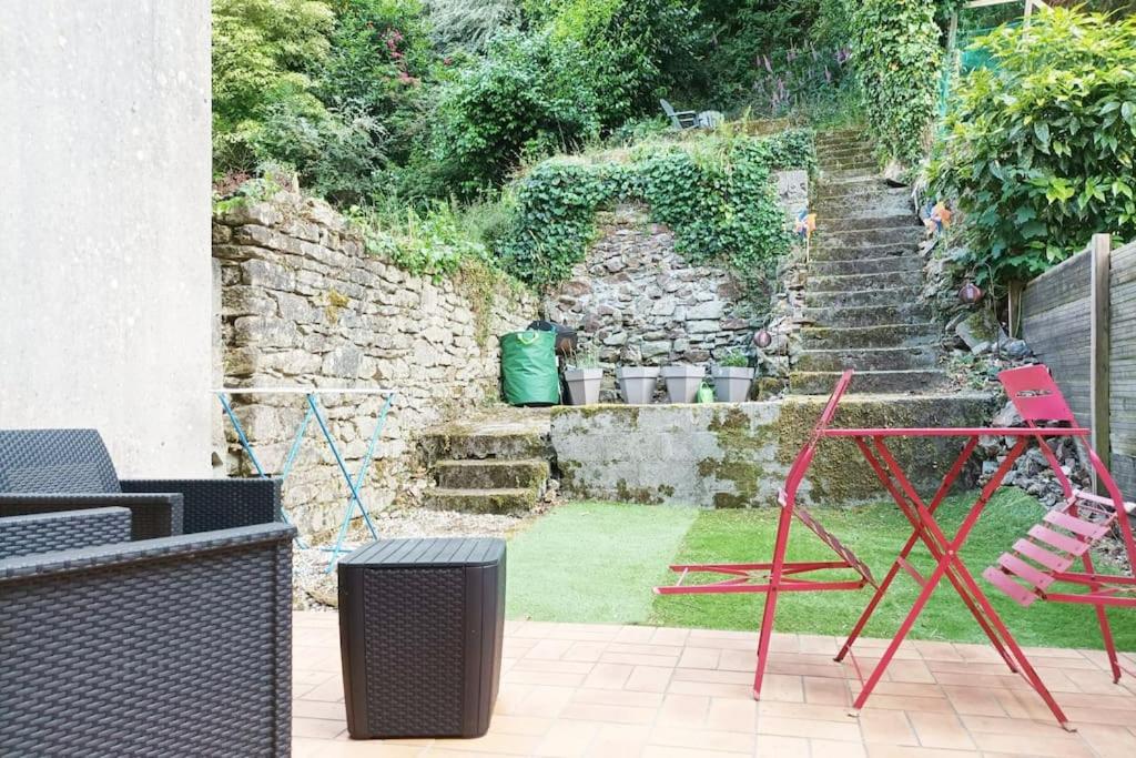 Vonkajšia záhrada v ubytovaní oo Le jardin oo paisible studio équipé et bien placé