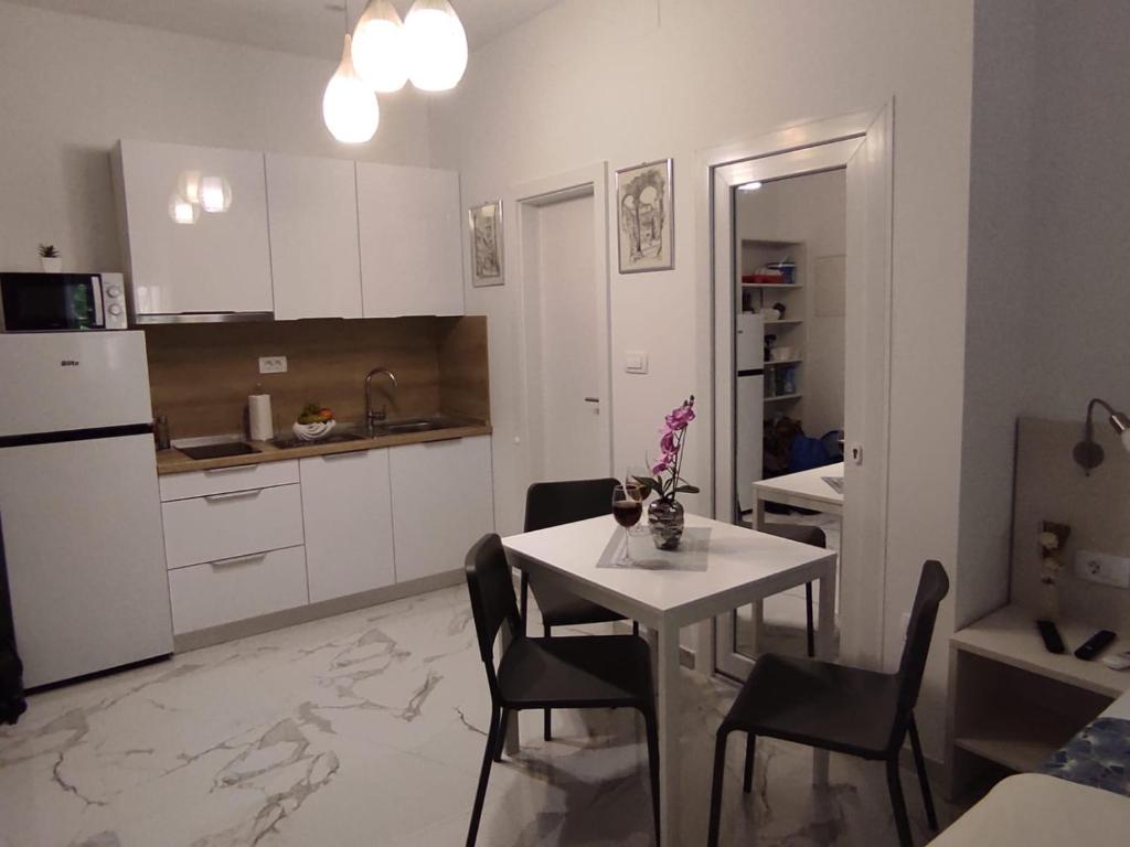 Kuchyňa alebo kuchynka v ubytovaní Zoxi apartmani