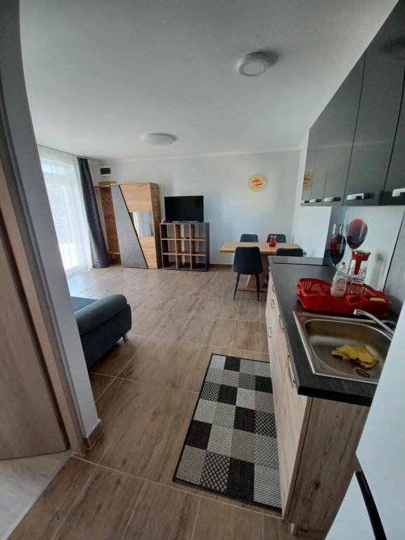 Kuchyň nebo kuchyňský kout v ubytování To8 apartman