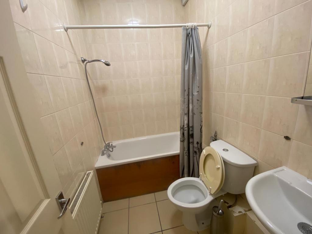 Koupelna v ubytování Golders way rooms