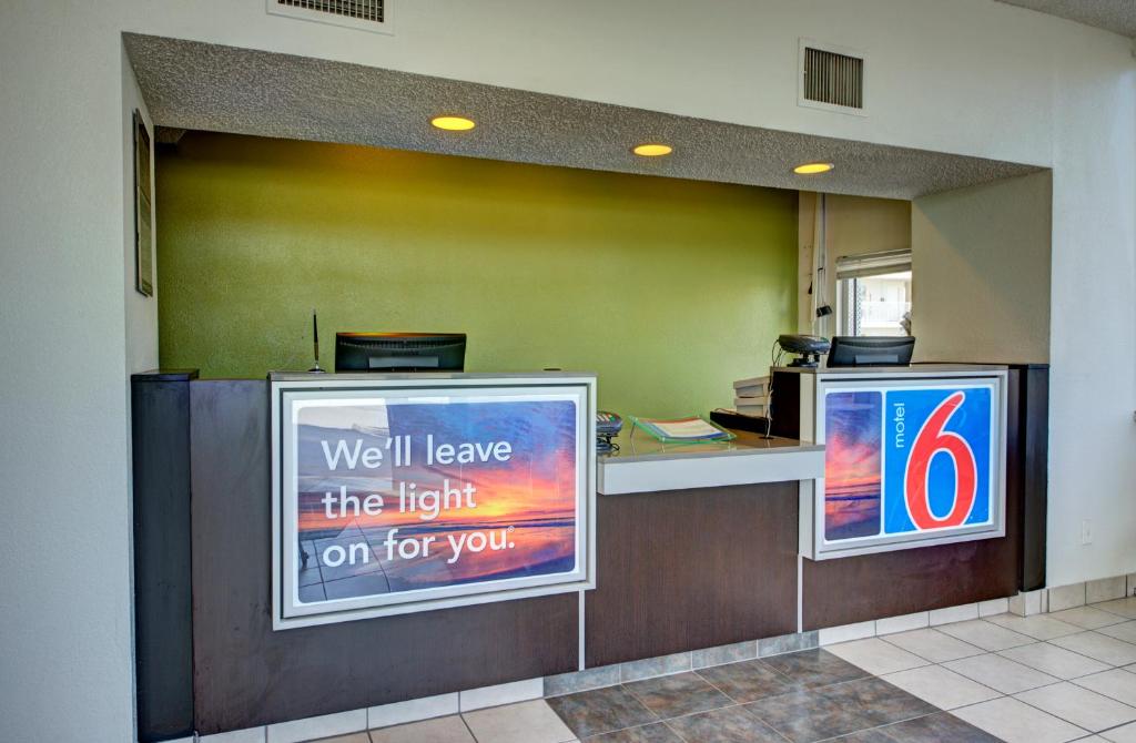 Certifikát, hodnocení, plakát nebo jiný dokument vystavený v ubytování Motel 6-Cocoa Beach, FL