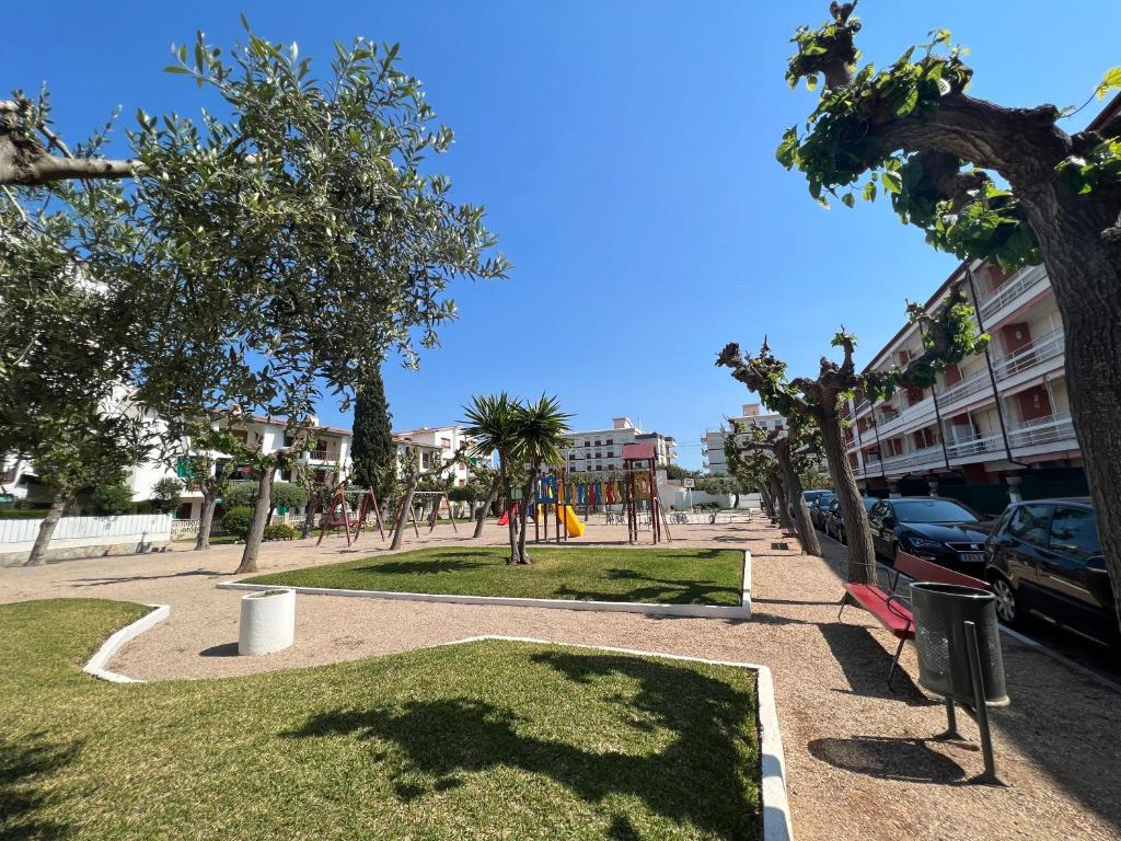 Fotografie z fotogalerie ubytování APARTAMENTO MUY LUMINOSO EN SEGUNDA LÍNEA DE MAR v destinaci Roda de Bará