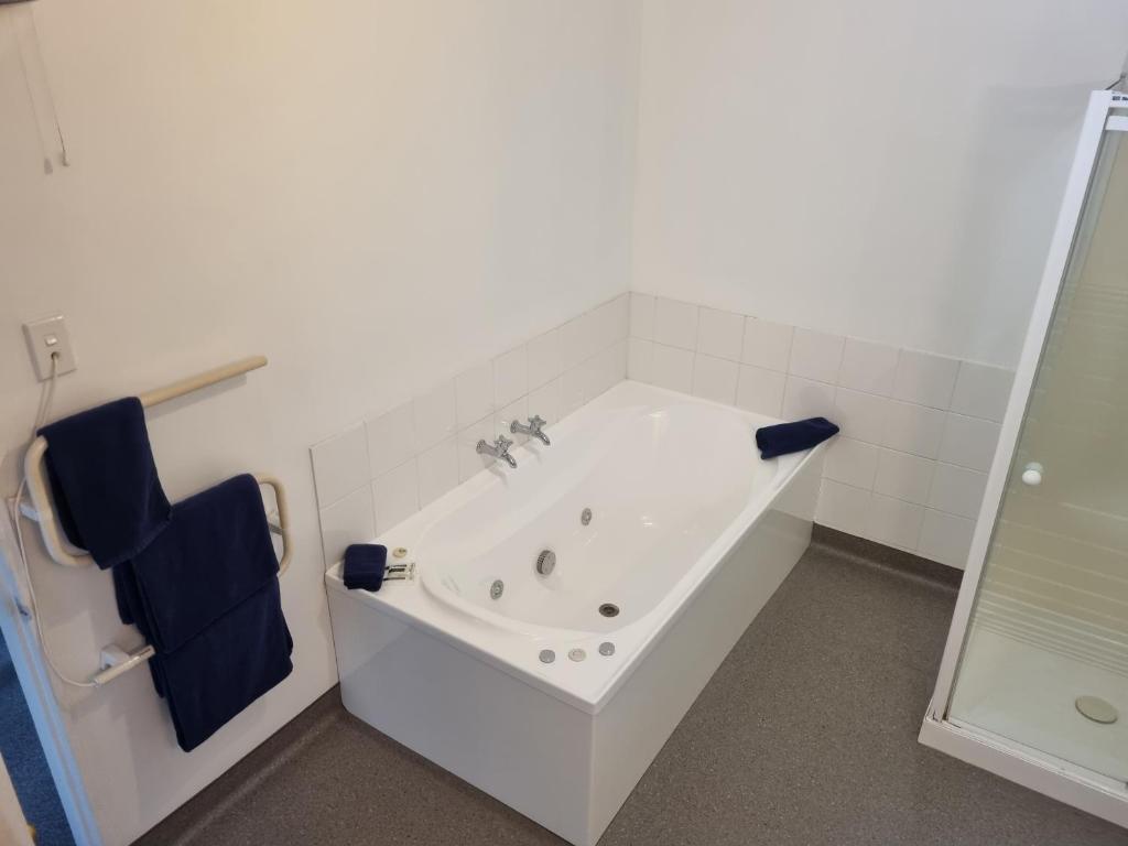 Glenalvon Lodge Motel - Resim 8