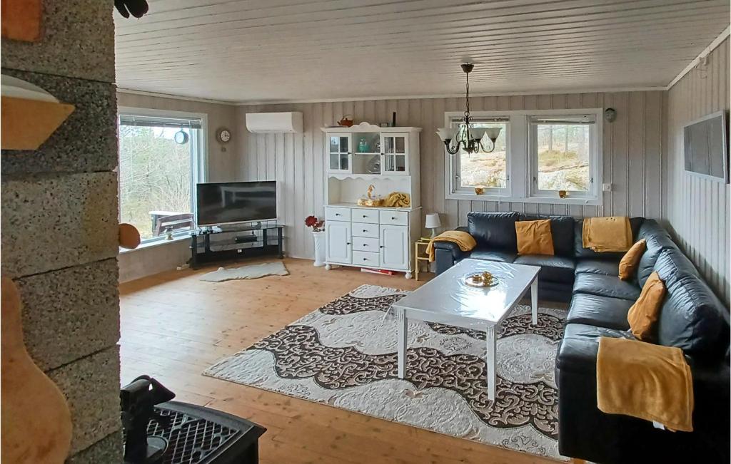 Χώρος καθιστικού στο Awesome Home In Marnardal With Kitchen
