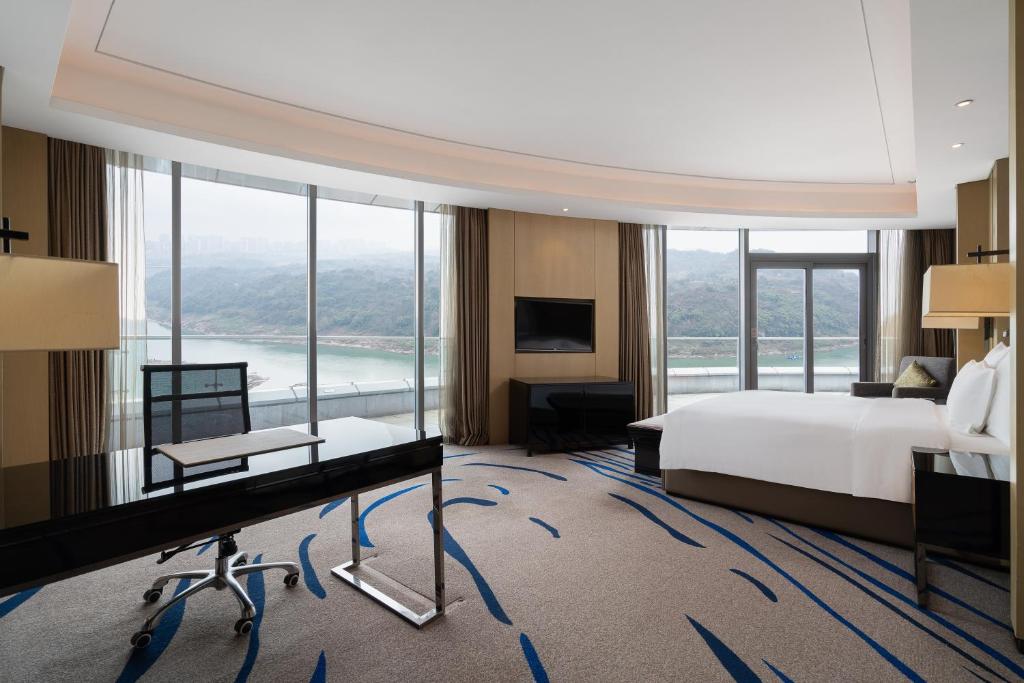 Wyndham Chongqing Yuelai - Club Premium King Room