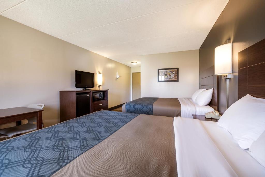 Econo Lodge Darien Lakes - Queen Room Met Twee Queensize Bedden - Niet Roken