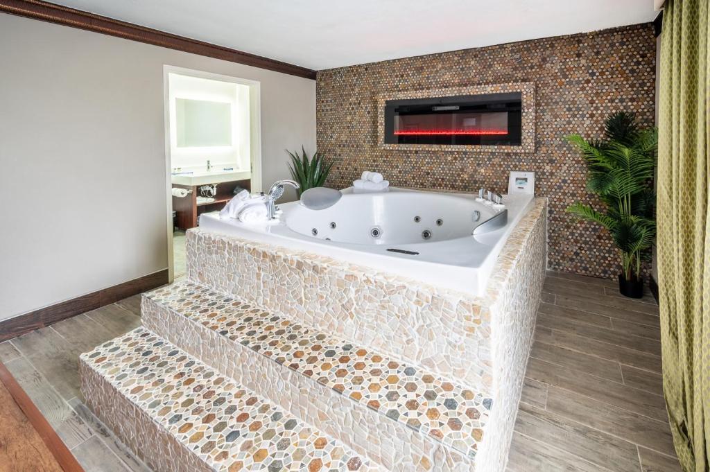 The Leo Collection Detroit, Ascend Hotel Collection - King Corner Suite Met Whirlpool - Niet Roken