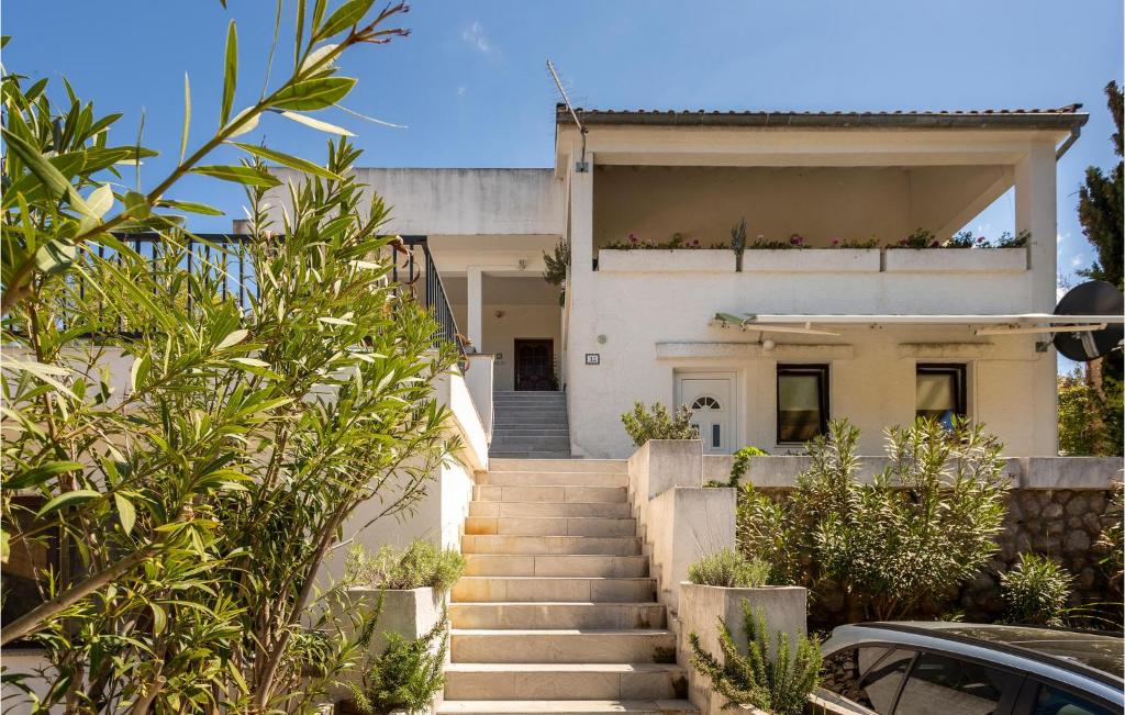 Stunning apartment in Njivice with 1 Bedrooms and WiFi, Croatia