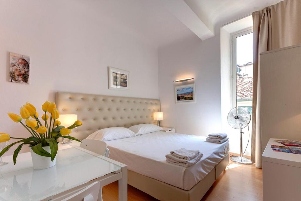 Silvio studio apartment for 2 people, Florence, Florence (updated