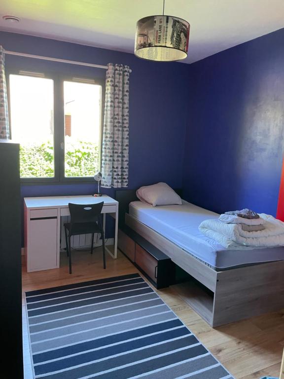 Postel nebo postele na pokoji v ubytování Maison avec jardin Crest