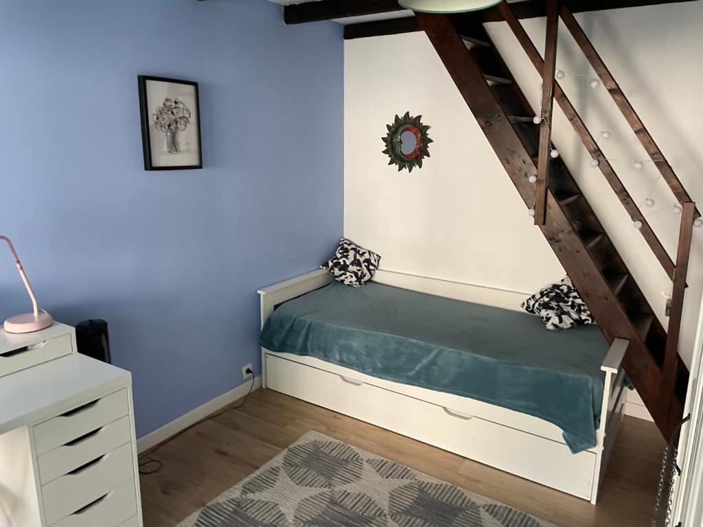 Postel nebo postele na pokoji v ubytování Maison avec jardin Crest