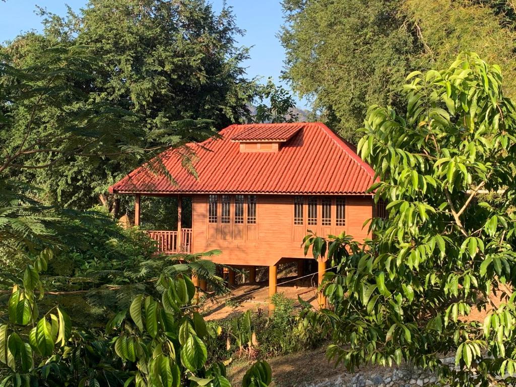 BaanRai KhunYa บ้านไร่คุณย่า - One-Bedroom Chalet