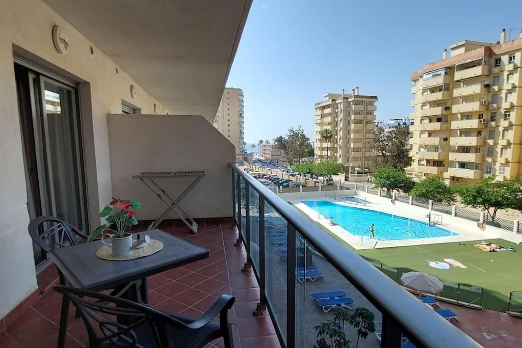 Fotografie z fotogalerie ubytování Elegante alojamiento con piscina a 200 m del mar. v destinaci Benalmádena