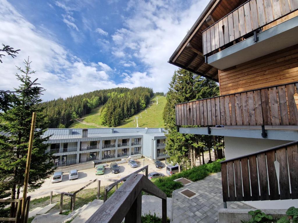Nespecifikovaný výhled na hory nebo výhled na hory při pohledu z apartmánu