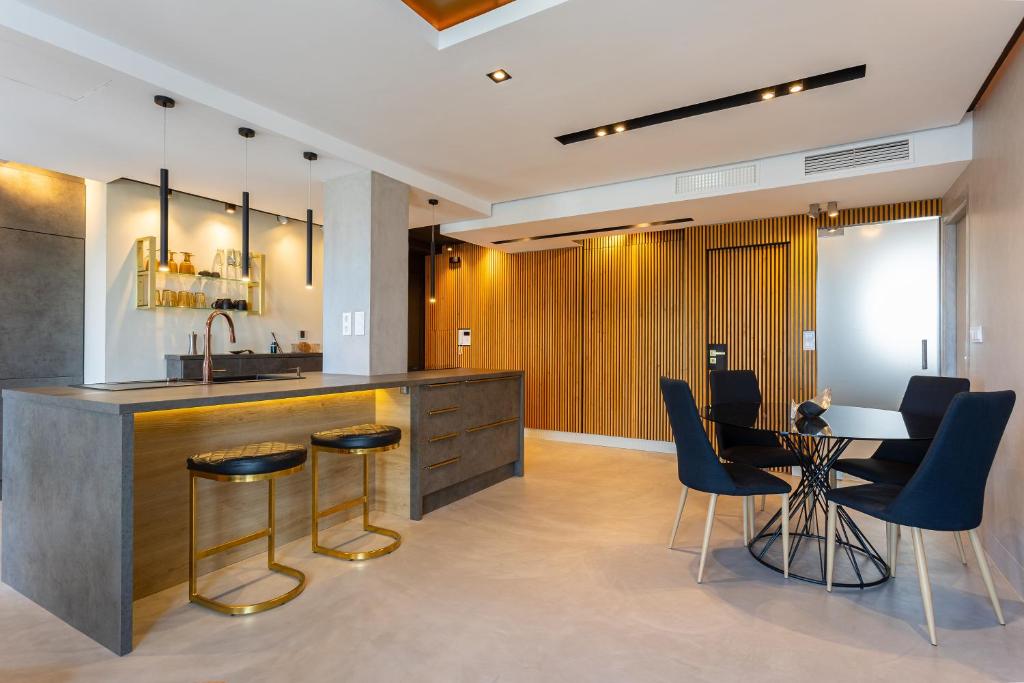 Kuchyň nebo kuchyňský kout v ubytování Estepona Puerto Blanco - Modern Luxury Apartment