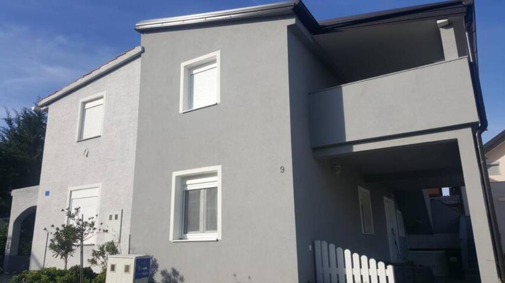 Budova, v ktorej sa apartmán nachádza