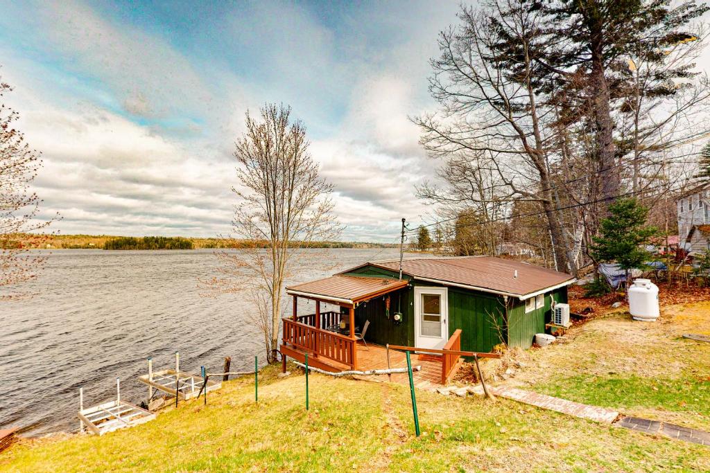 Lake Cottage, Vassalboro (updated prices 2024)