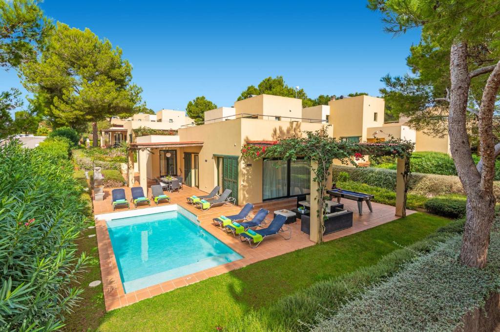 Bazén v ubytování Villa Marco by Villa Plus nebo v jeho okolí