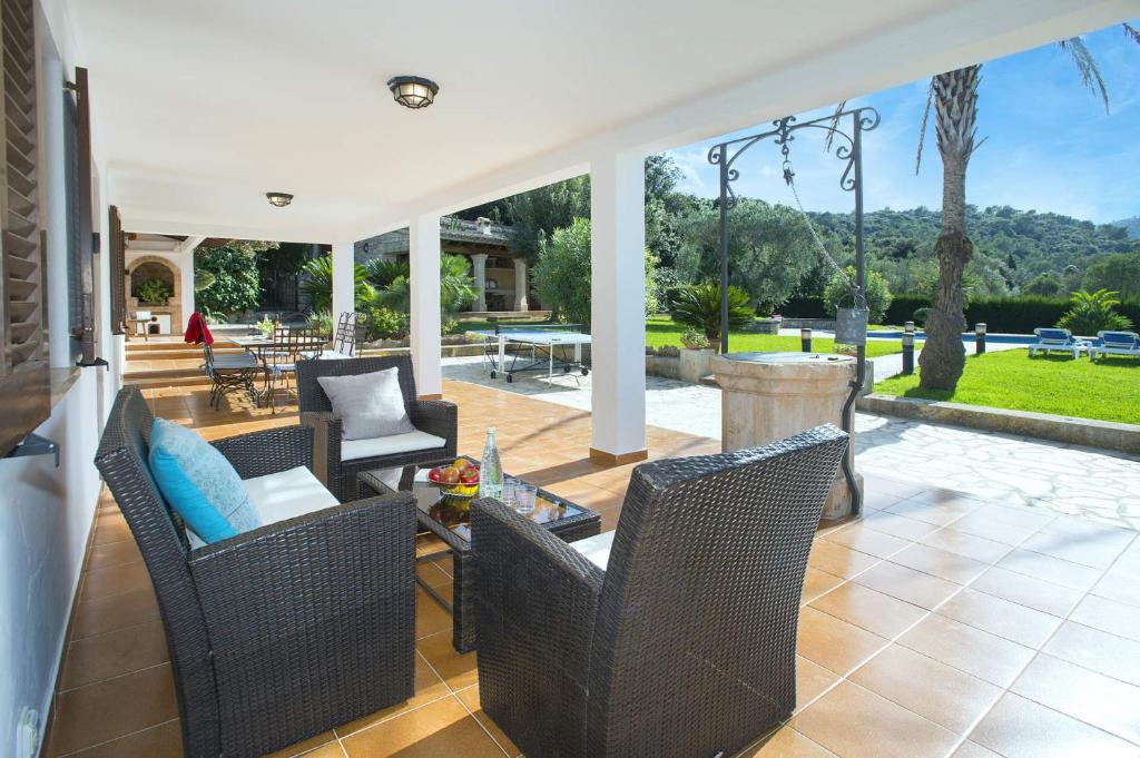 Posezení v ubytování Villa Busqueroles by Villa Plus