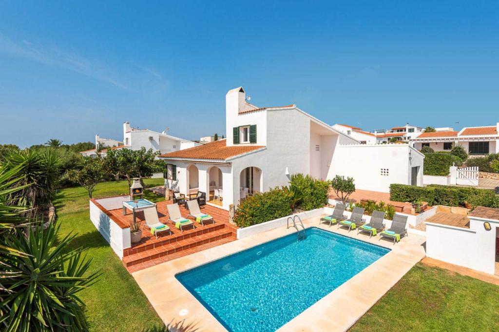 Πισίνα στο ή κοντά στο Villa Adelaide by Villa Plus