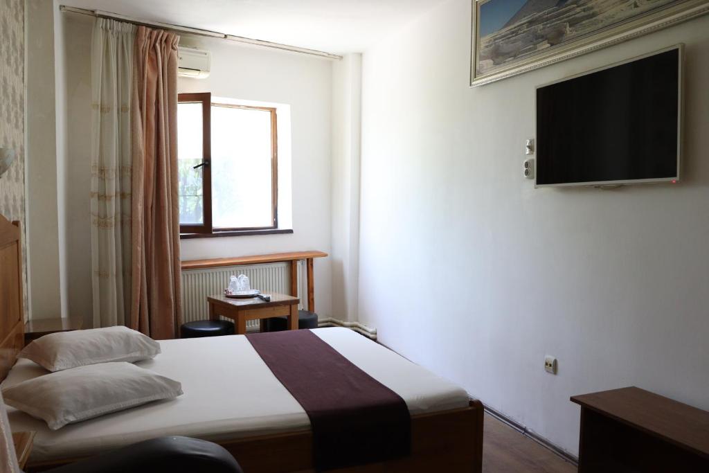 TV a/nebo společenská místnost v ubytování Hotel Funnytime