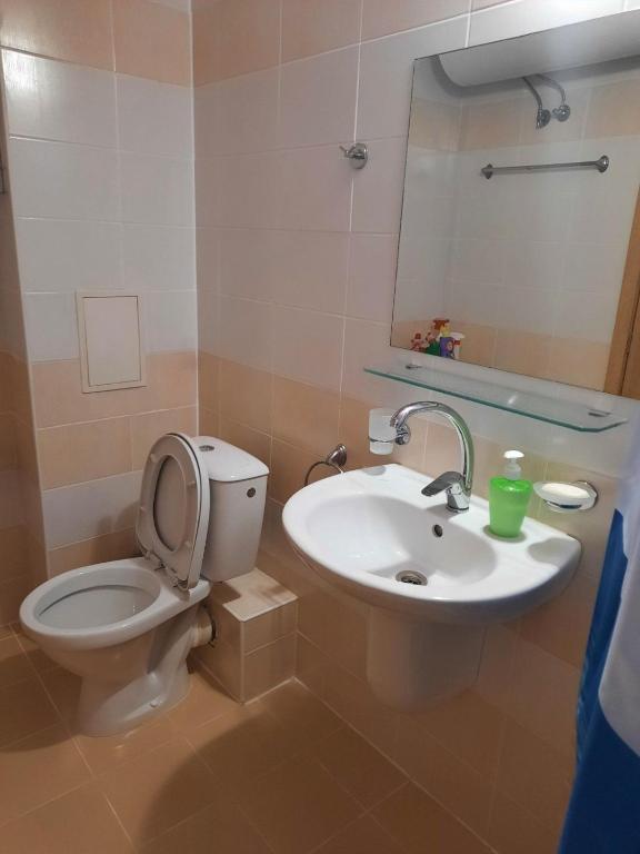 Koupelna v ubytování Big comfortable apartment with 2 bedrooms Pollo Resort Sunny Beach