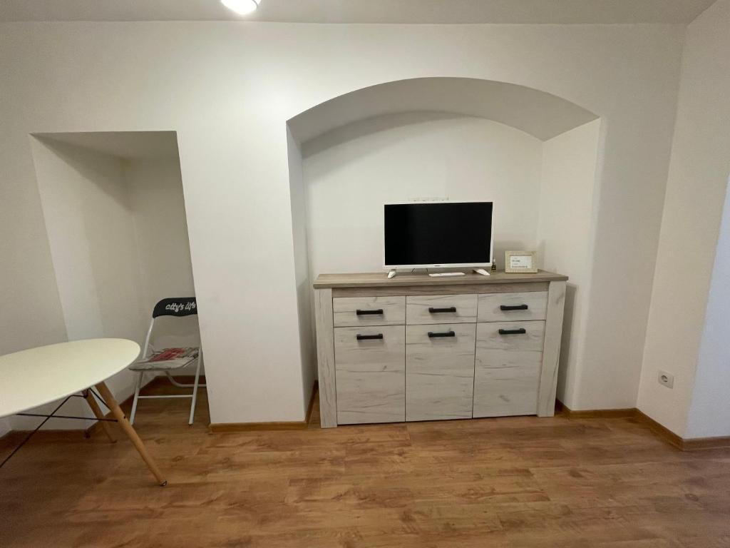 Wall St House - Deluxe Queen Room