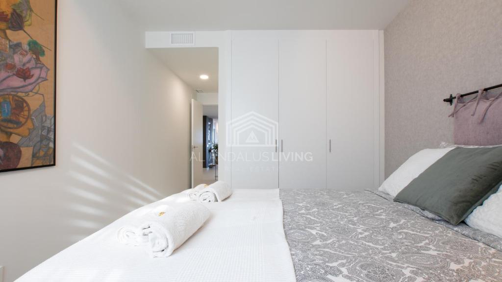 Fotografie z fotogalerie ubytování Luxury new built contemporary apartment with panoramic sea and golf view in upper La Cala de Mijas v Malaze
