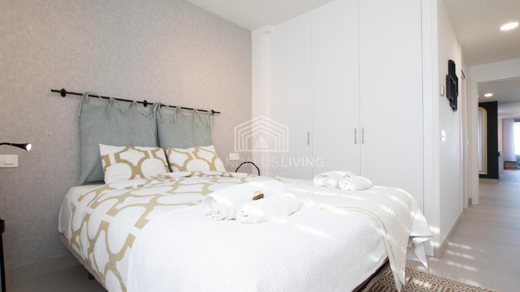 Fotografie z fotogalerie ubytování Luxury new built contemporary apartment with panoramic sea and golf view in upper La Cala de Mijas v Malaze