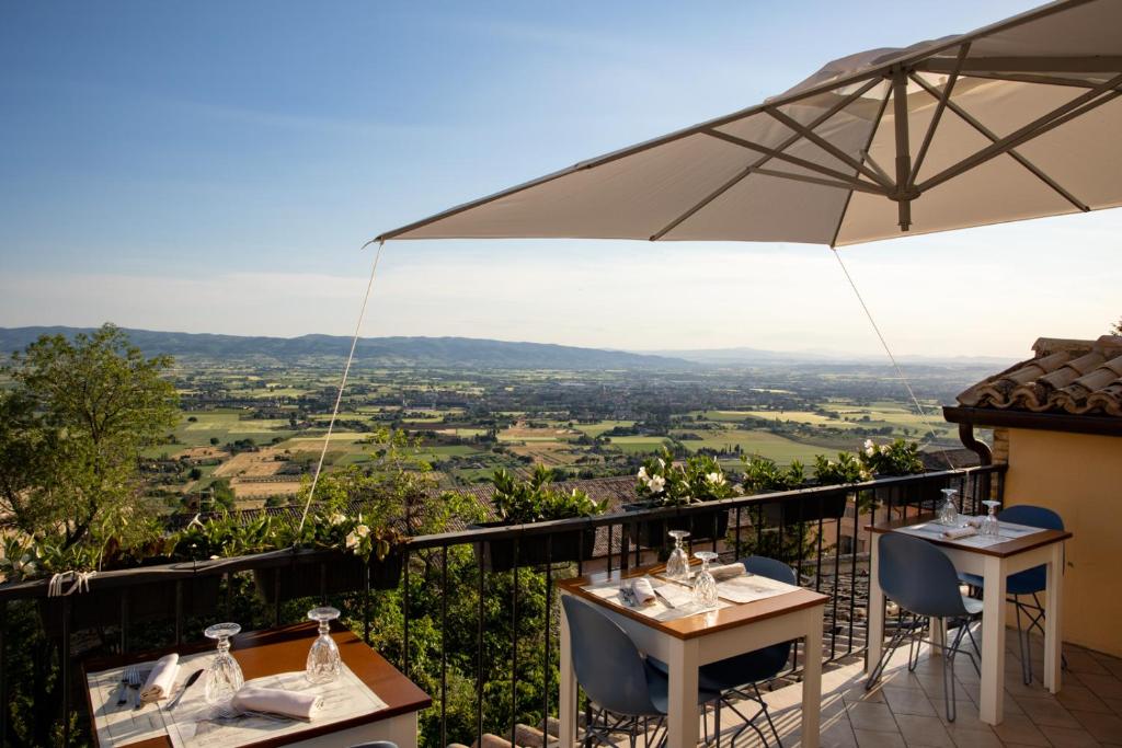 Uma varanda ou terraço em Hotel Posta Panoramic Assisi
