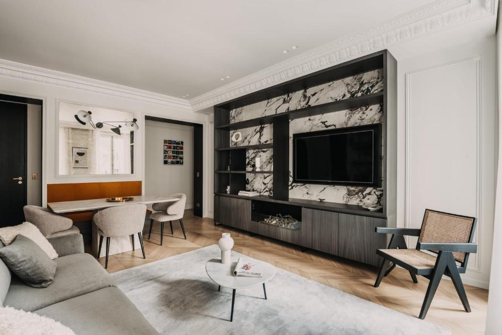 HIGHSTAY - Luxury Serviced Apartments - Champs-Elysées - Apartamento De Tres Habitaciones