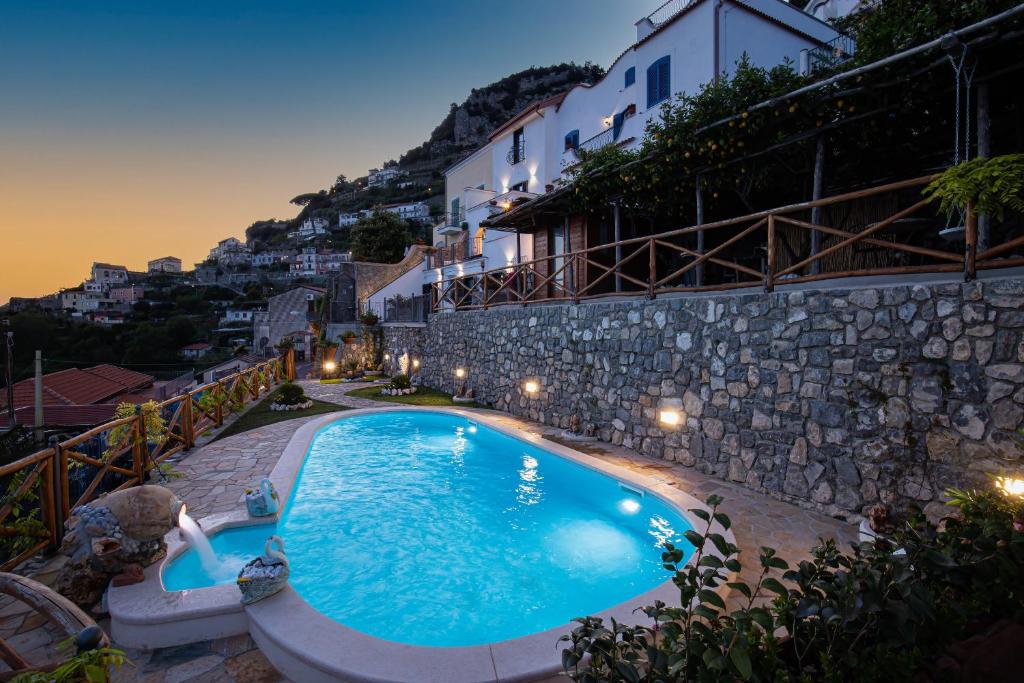 The swimming pool at or close to Villa Primavera
