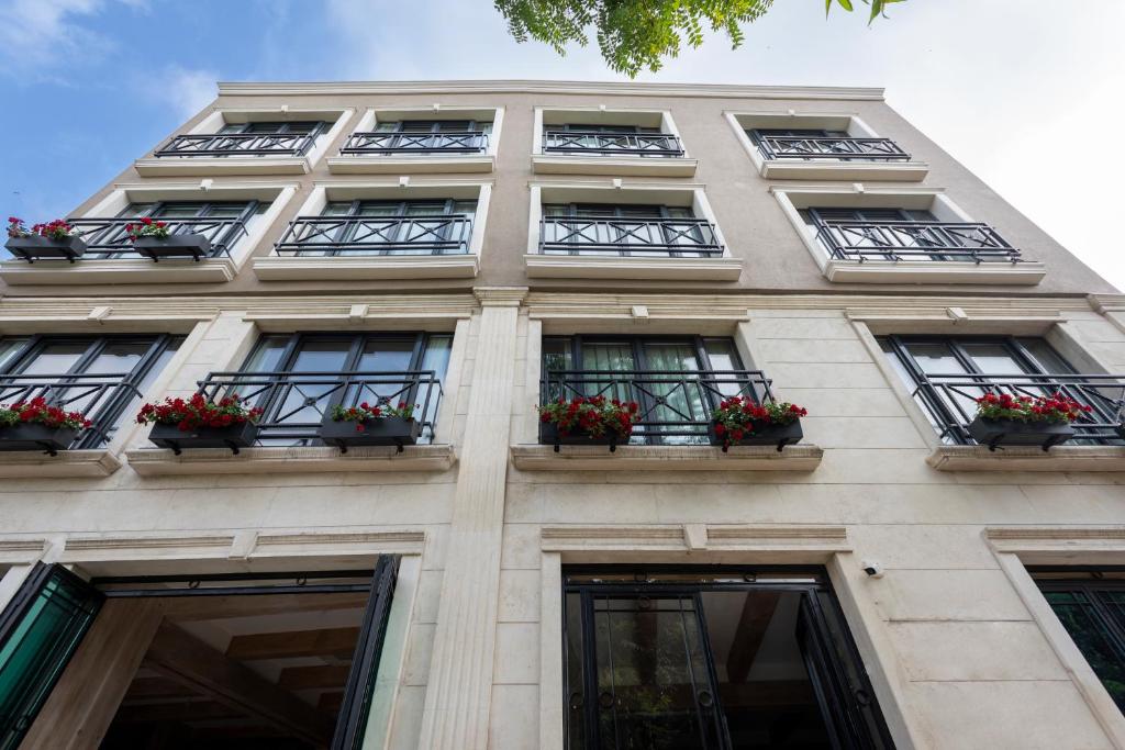 The building in which a szállodákat is located