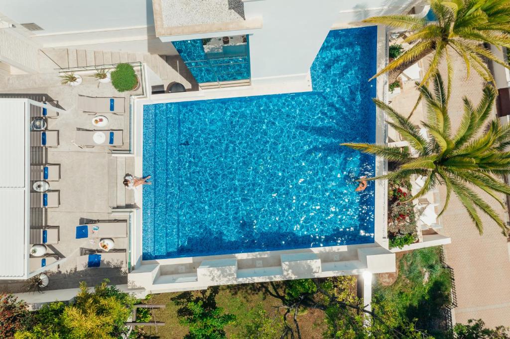Bazén v ubytování Hotel Perla nebo v jeho okolí