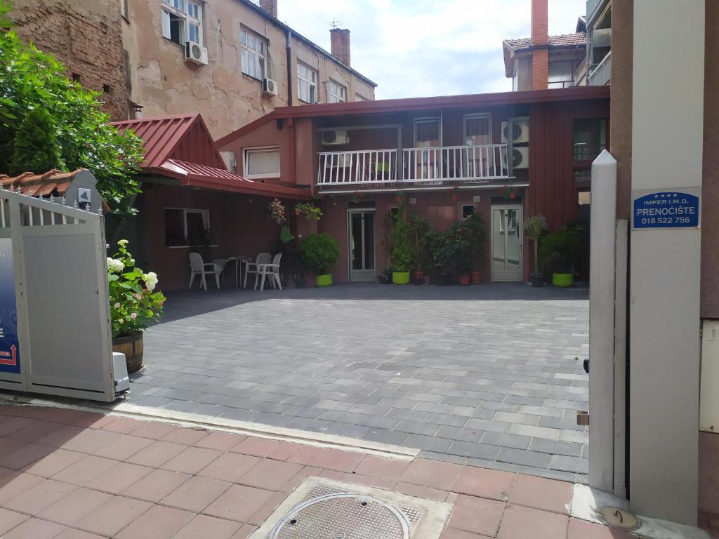 Budova, kde se bed and breakfast nachází