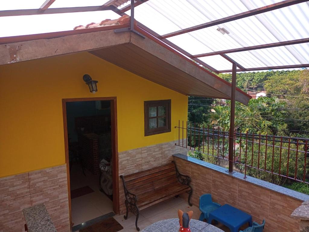 Balkoni atau teres di Chalé da Jajá 2