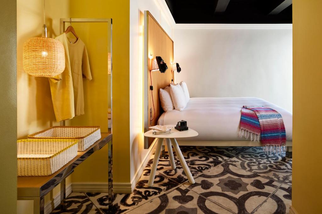 Mama Shelter LA Hollywood - Large Mama Standard Accessible