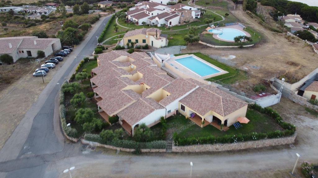 residence baia sant anna con piscina - Two-Bedroom House