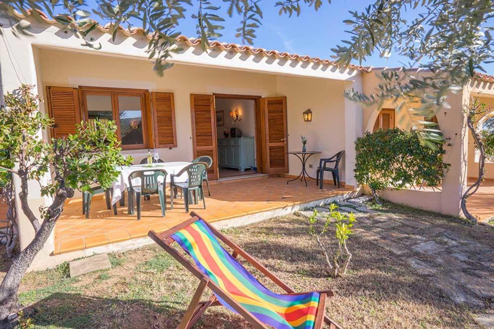 residence baia sant anna con piscina - One-Bedroom House