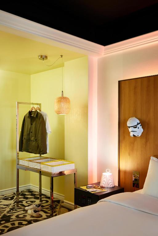 Mama Shelter LA Hollywood - Medium Mama City