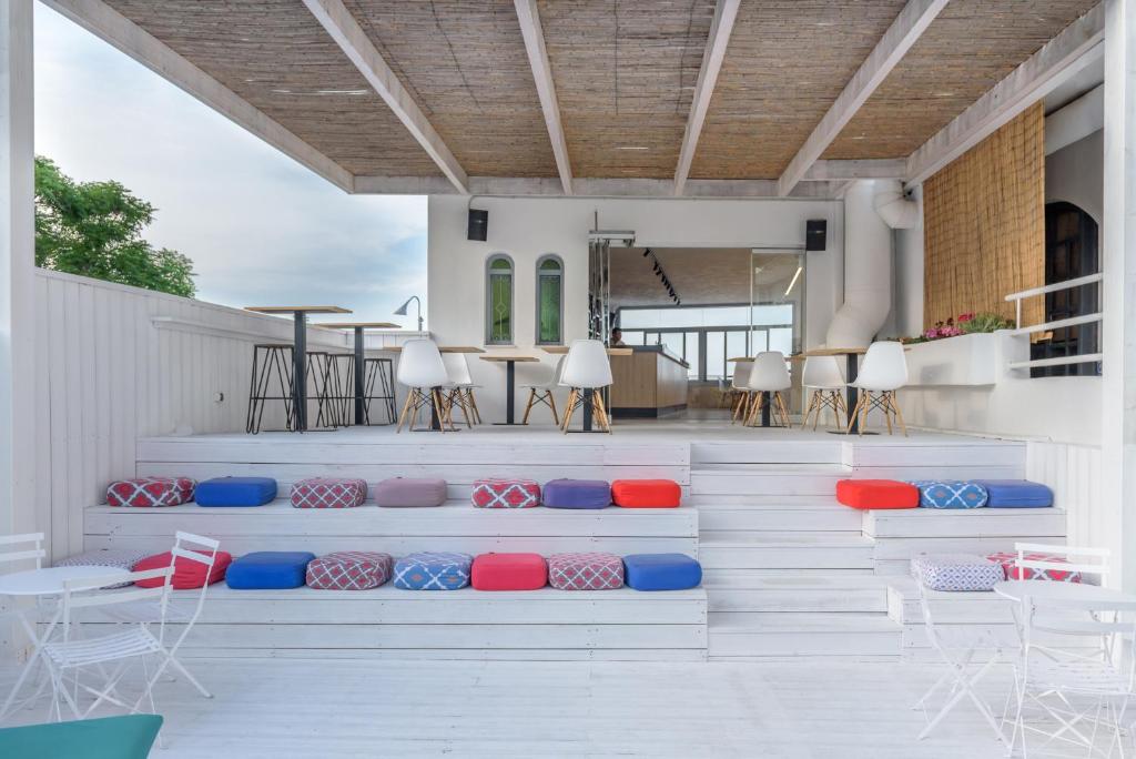 Posezení v ubytování Azure Mare Hotel