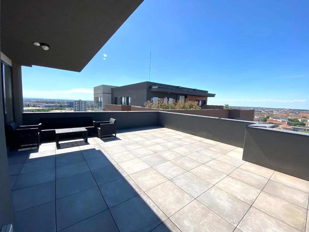 Balkón nebo terasa v ubytování The Penthouse Rebreanu Towers