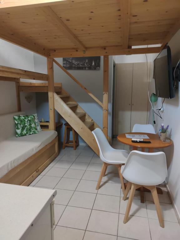 Hermanos City Apartment's - 1