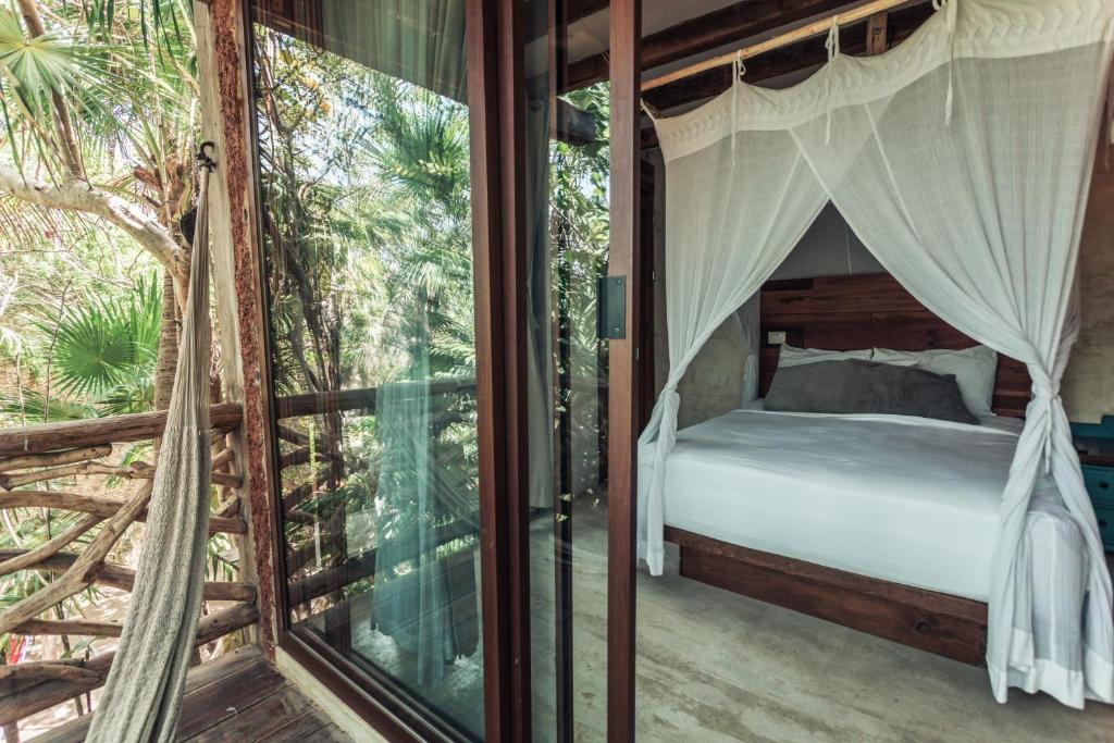 Hidden Treehouse Tulum Eco-Hotel - 带露台的双人间