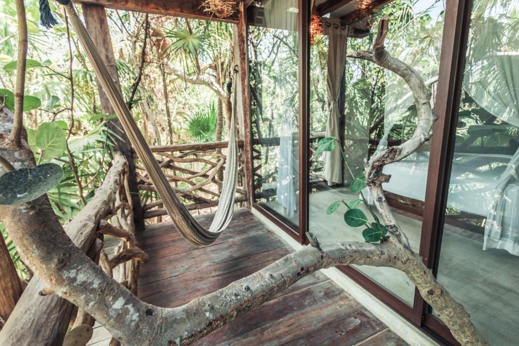 Hidden Treehouse Tulum Eco-Hotel - 带露台的双人间