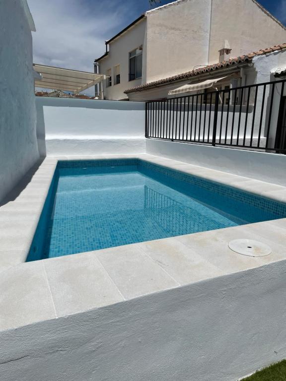 Apartamento nuevo con piscina en el centro "Doña Paca-Ronda" - 8