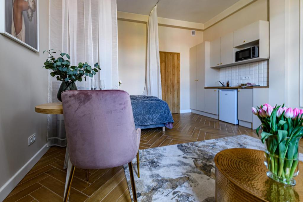 Movo Old Town Apartments - Deluxe Studio